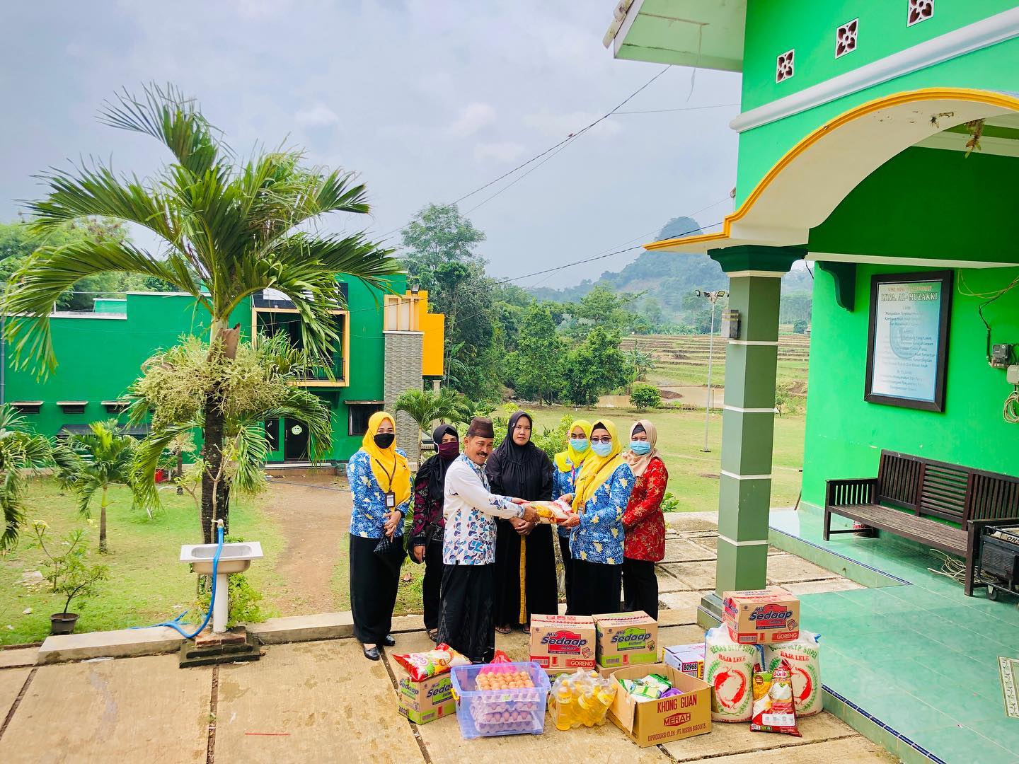 ibi-ikatan-bidan-indonesia-baksos-di-al-muzakki